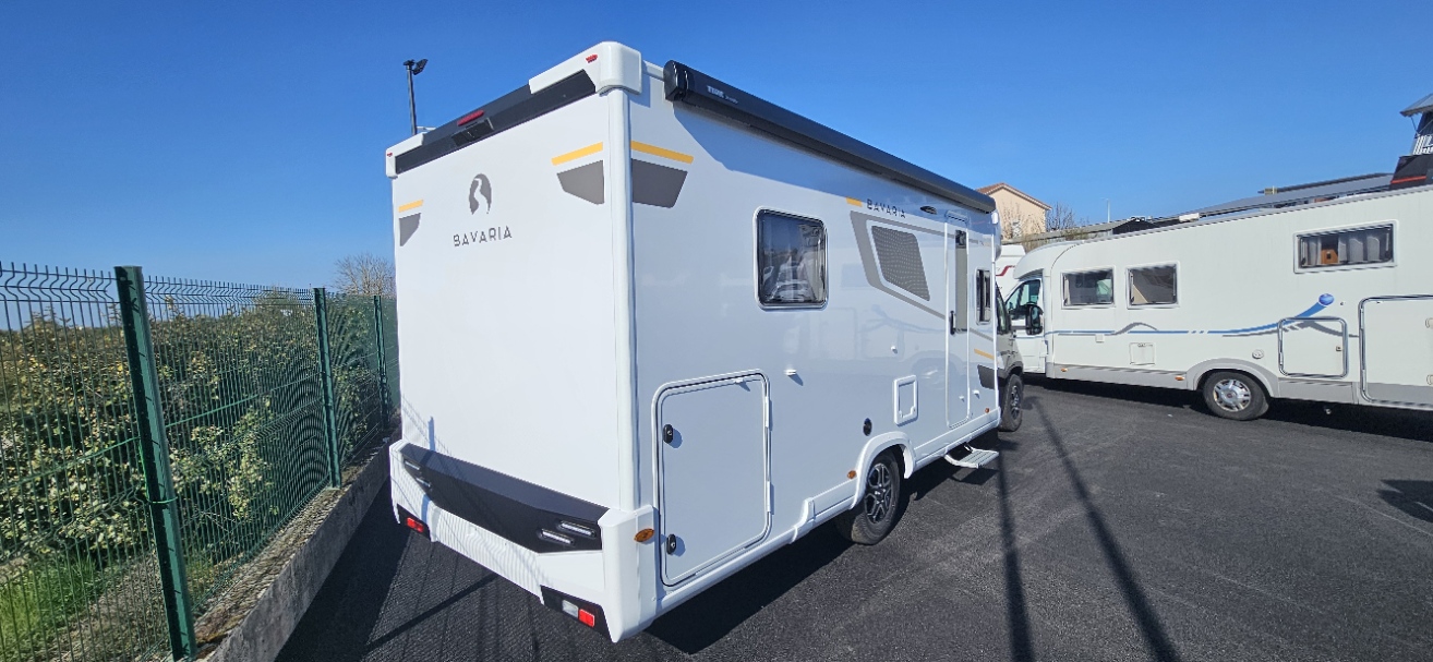  - 2 - BAVARIA T 740 FC NOMADE 