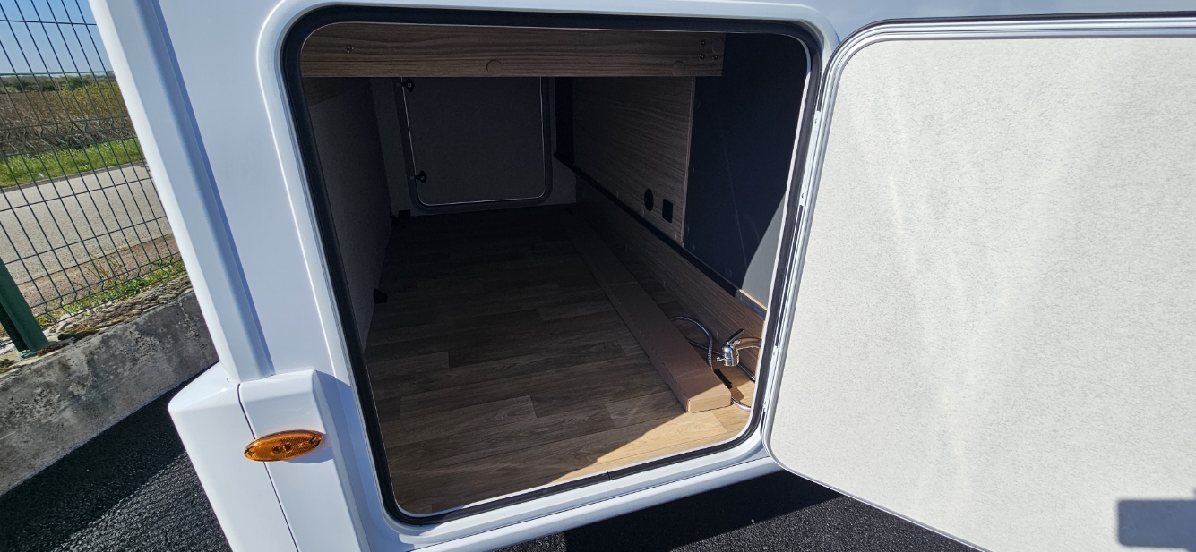  - 3 - BAVARIA T 740 FC NOMADE 