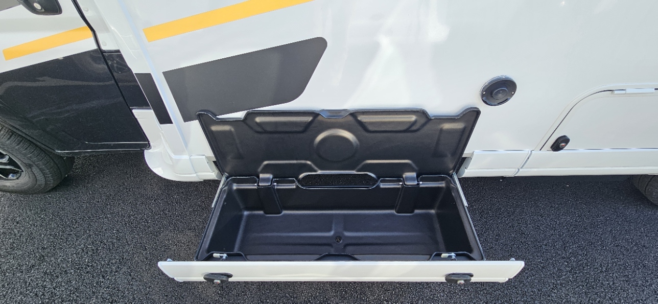  - 6 - BAVARIA T 740 FC NOMADE 