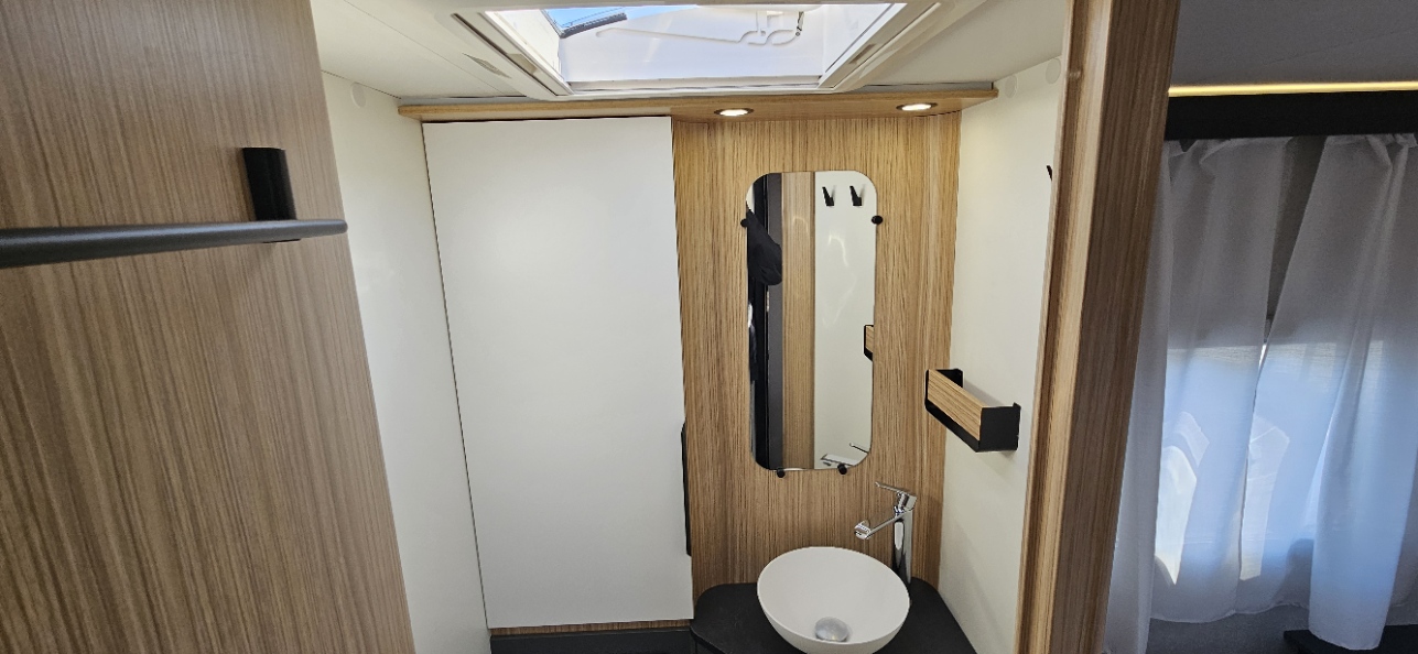  - 23 - BAVARIA T 740 FC NOMADE 