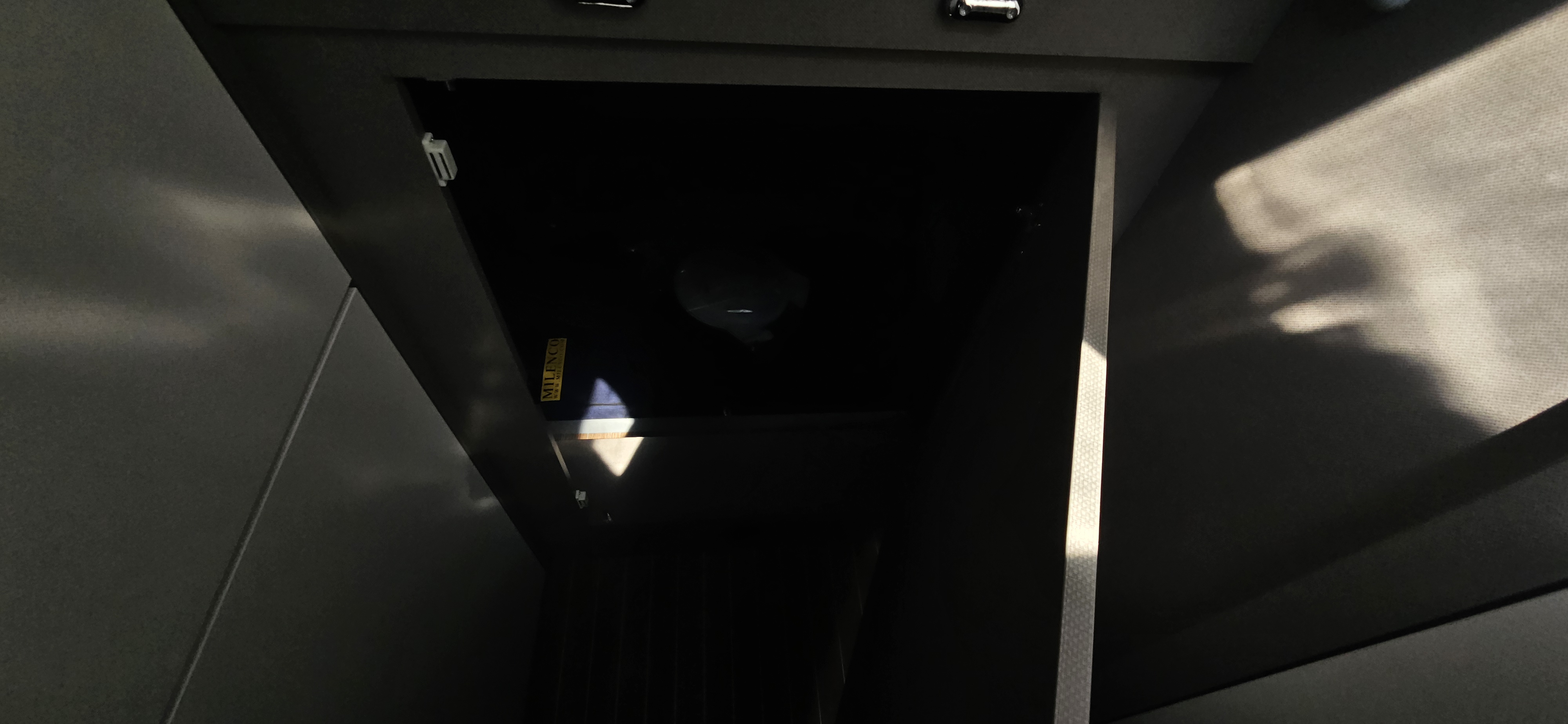  - 8 - ETRUSCO A 7300 BD 