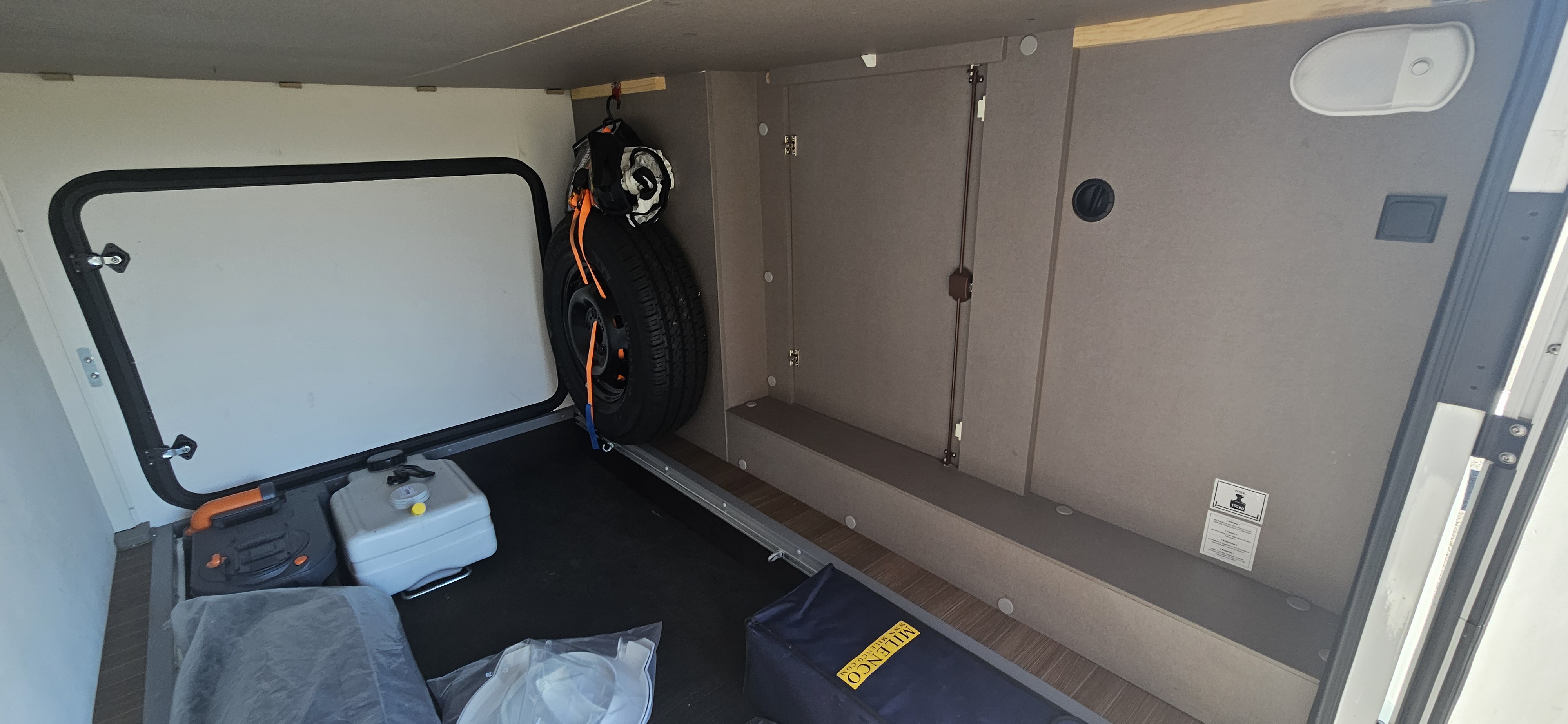  - 23 - ETRUSCO A 7300 BD 