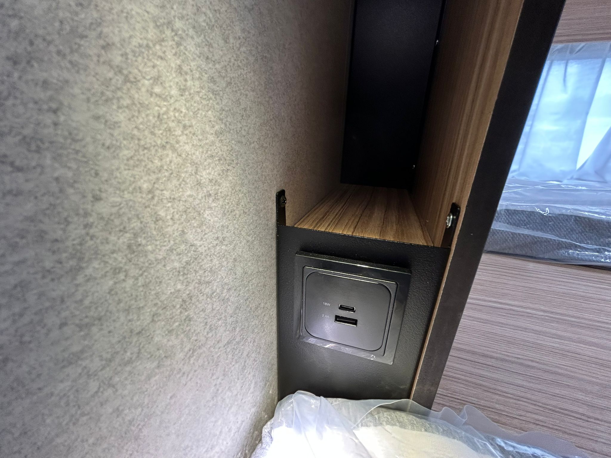  - 42 - BAVARIA I 720 FGJ INTENSE 