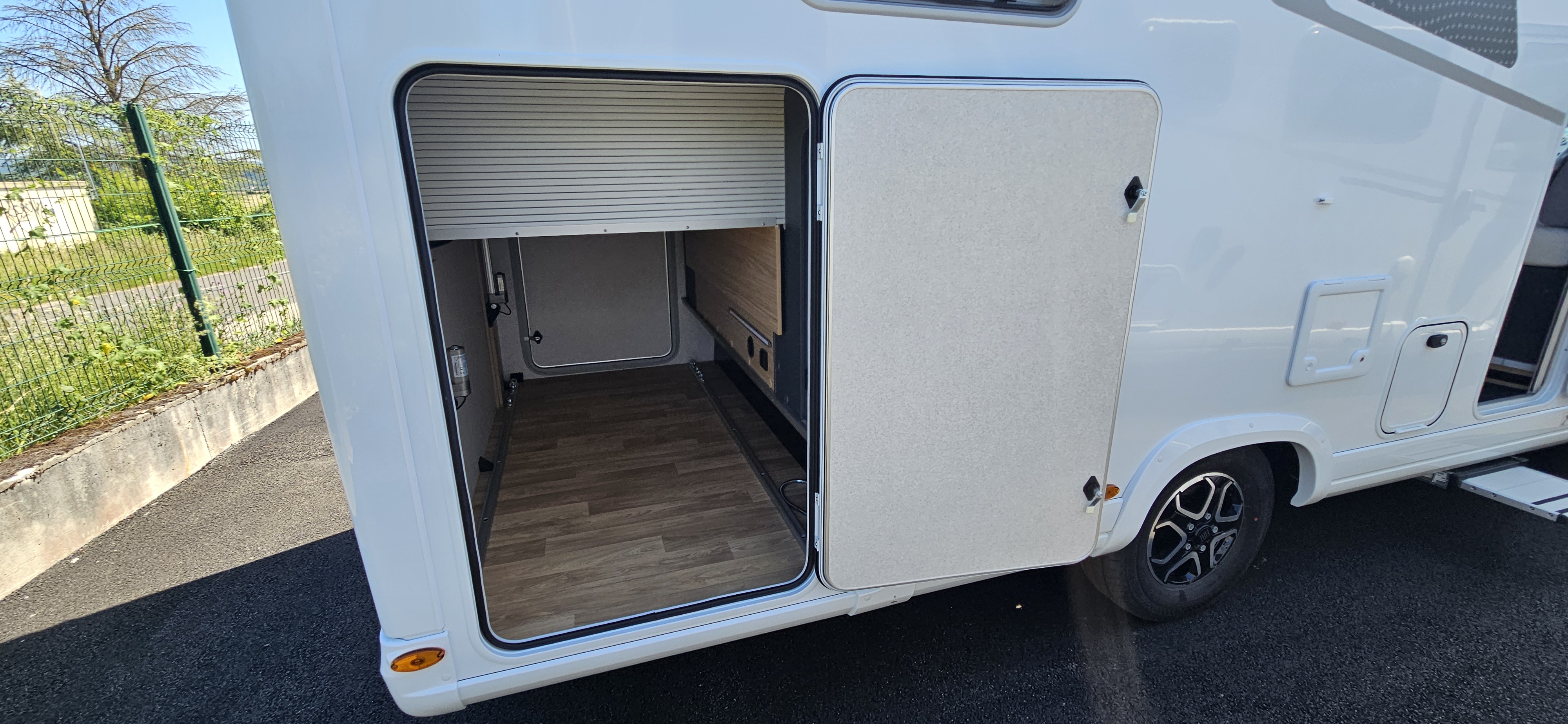  - 23 - BAVARIA I 740 FC NOMADE 