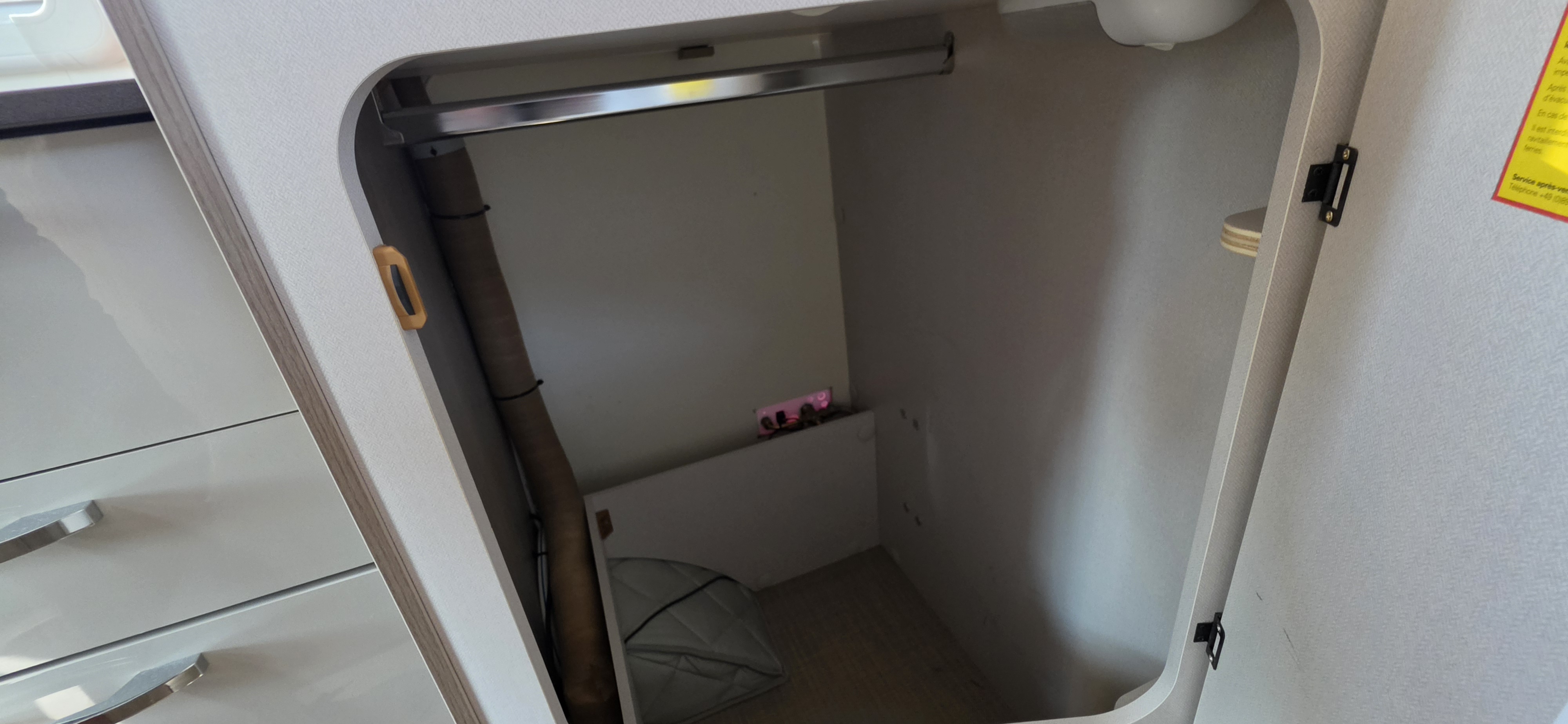  - 17 - BURSTNER NEXXO VAN T620G 