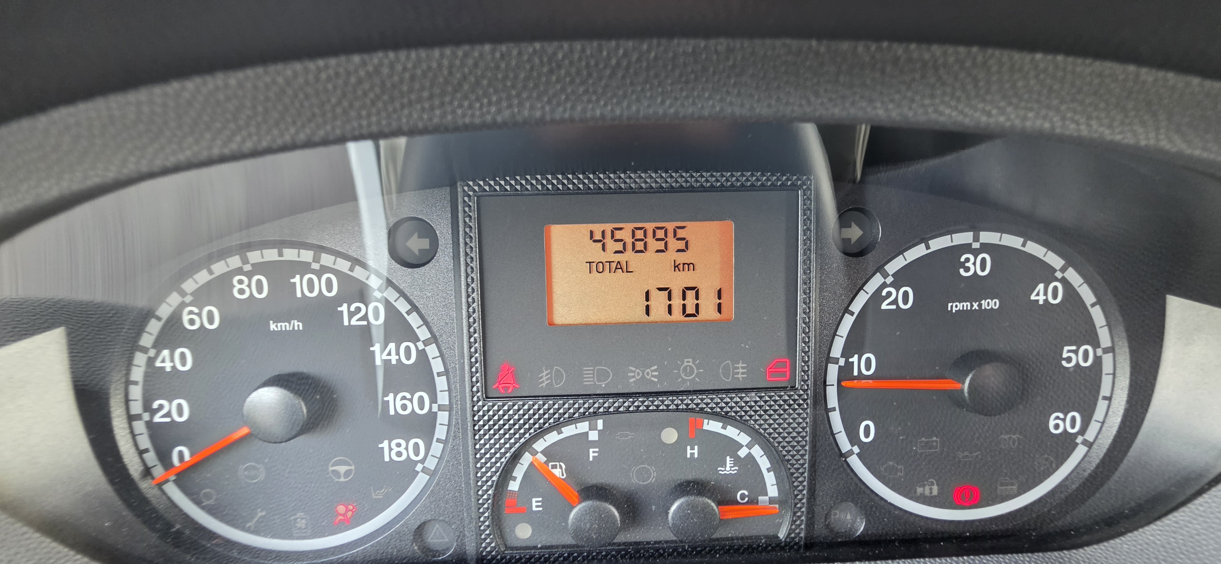  - 8 - ADRIA CORAL S690SP 