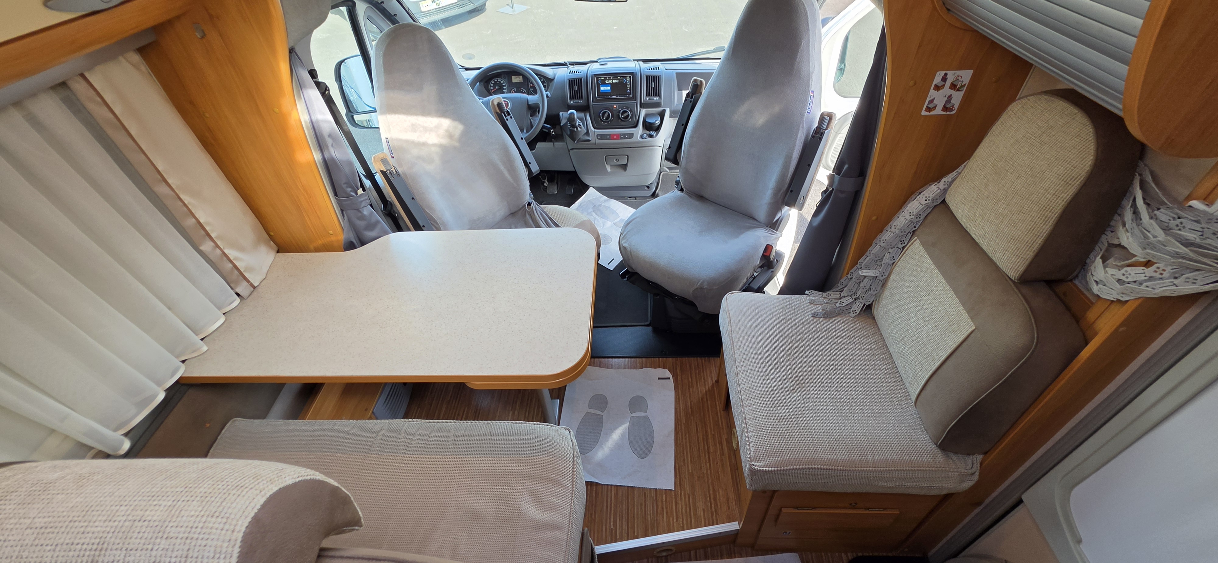  - 12 - ADRIA CORAL S690SP 