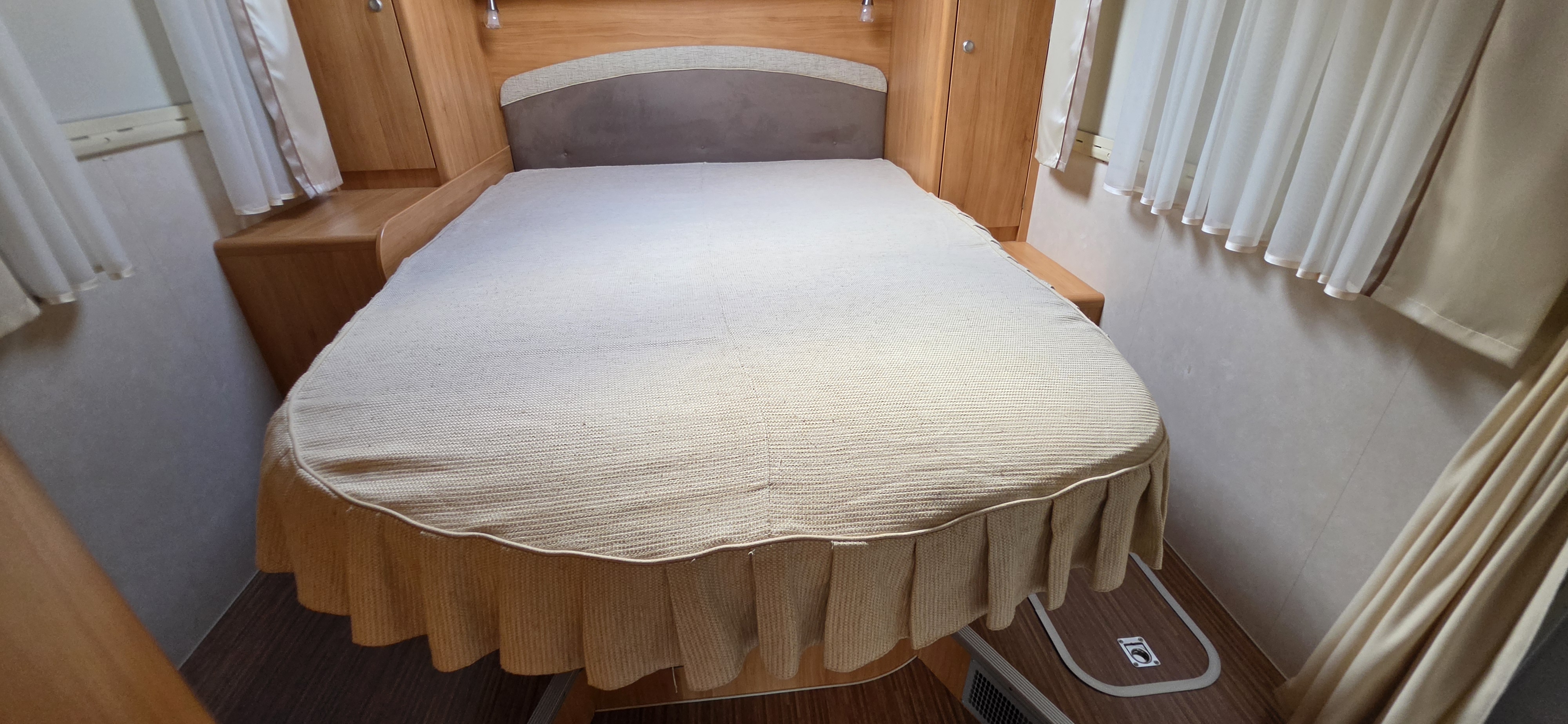  - 20 - ADRIA CORAL S690SP 