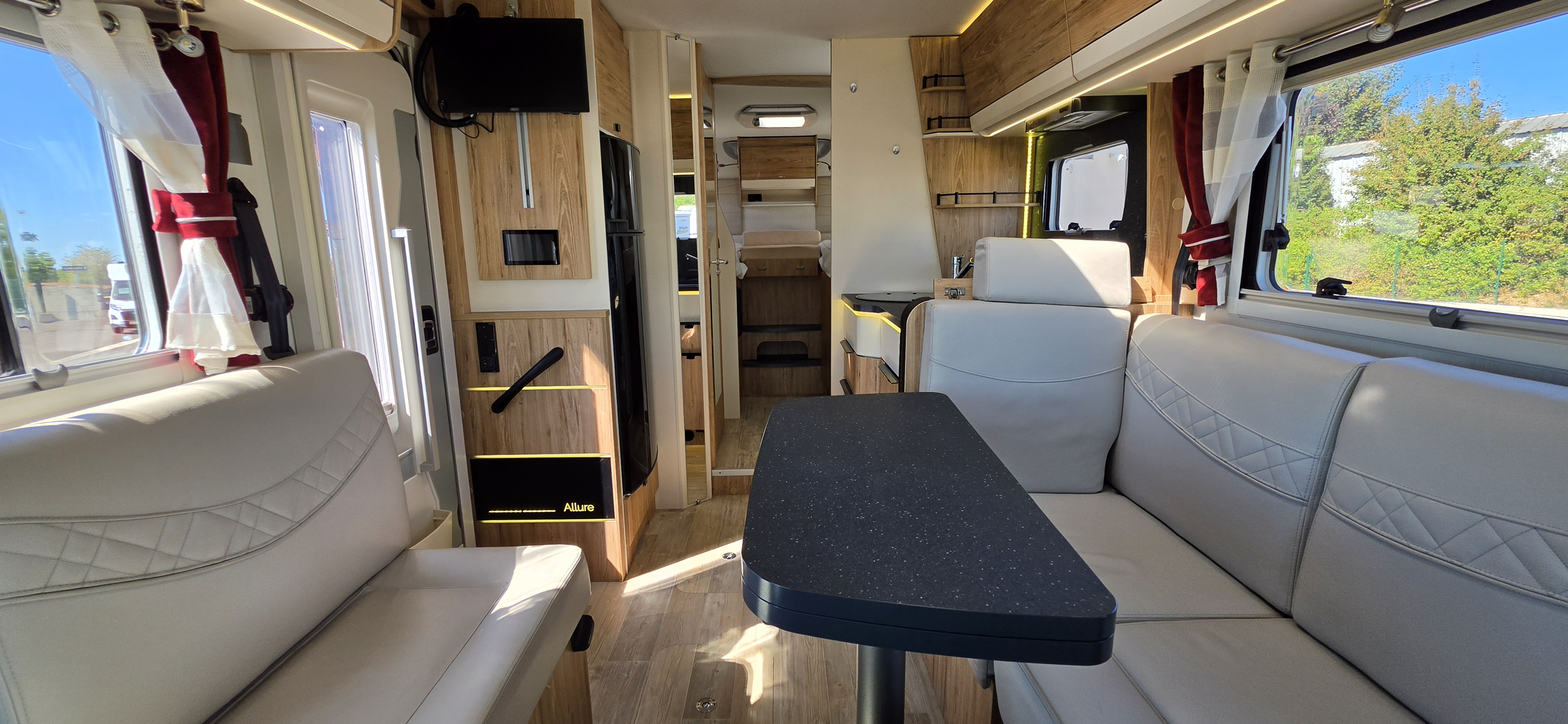  - 6 - BAVARIA ALLURE 741 FGJ 