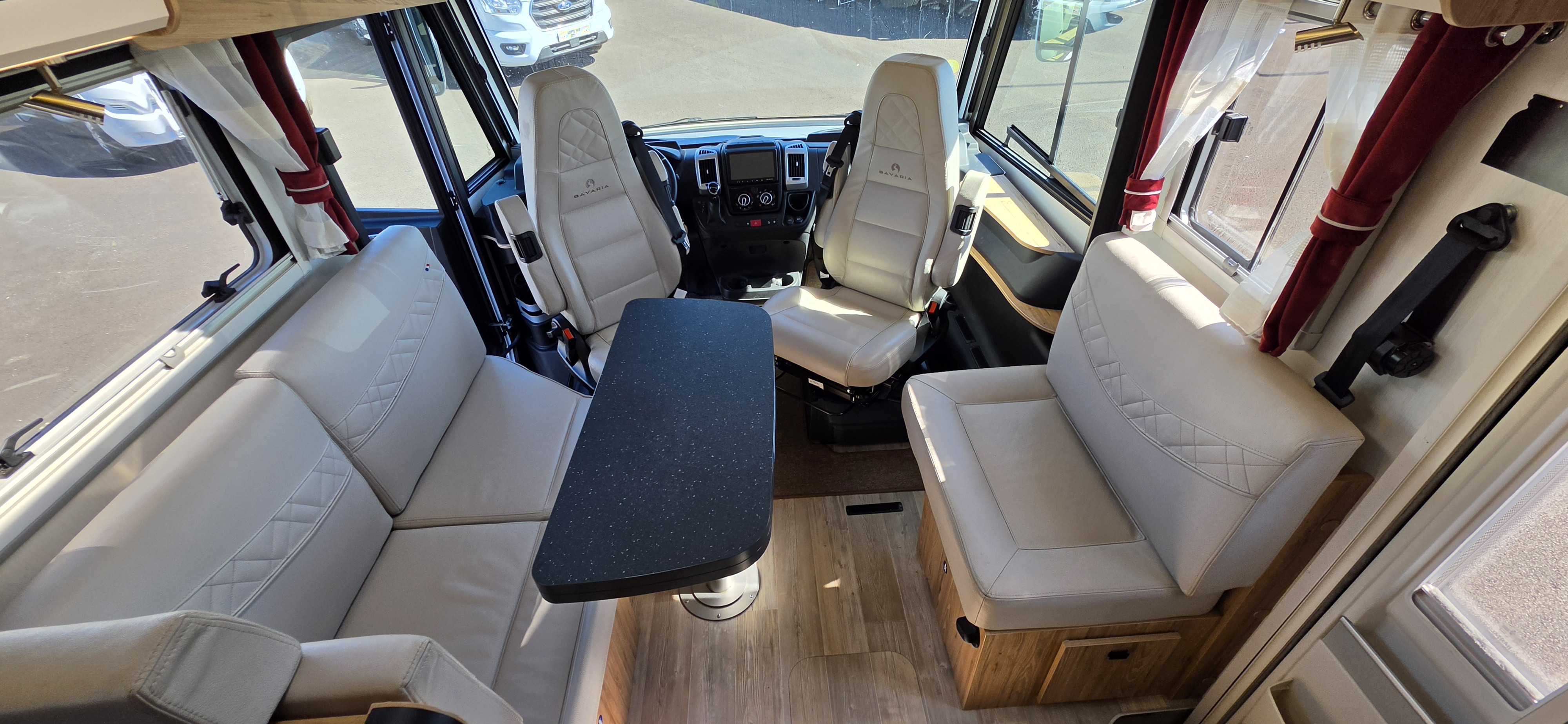  - 12 - BAVARIA ALLURE 741 FGJ 