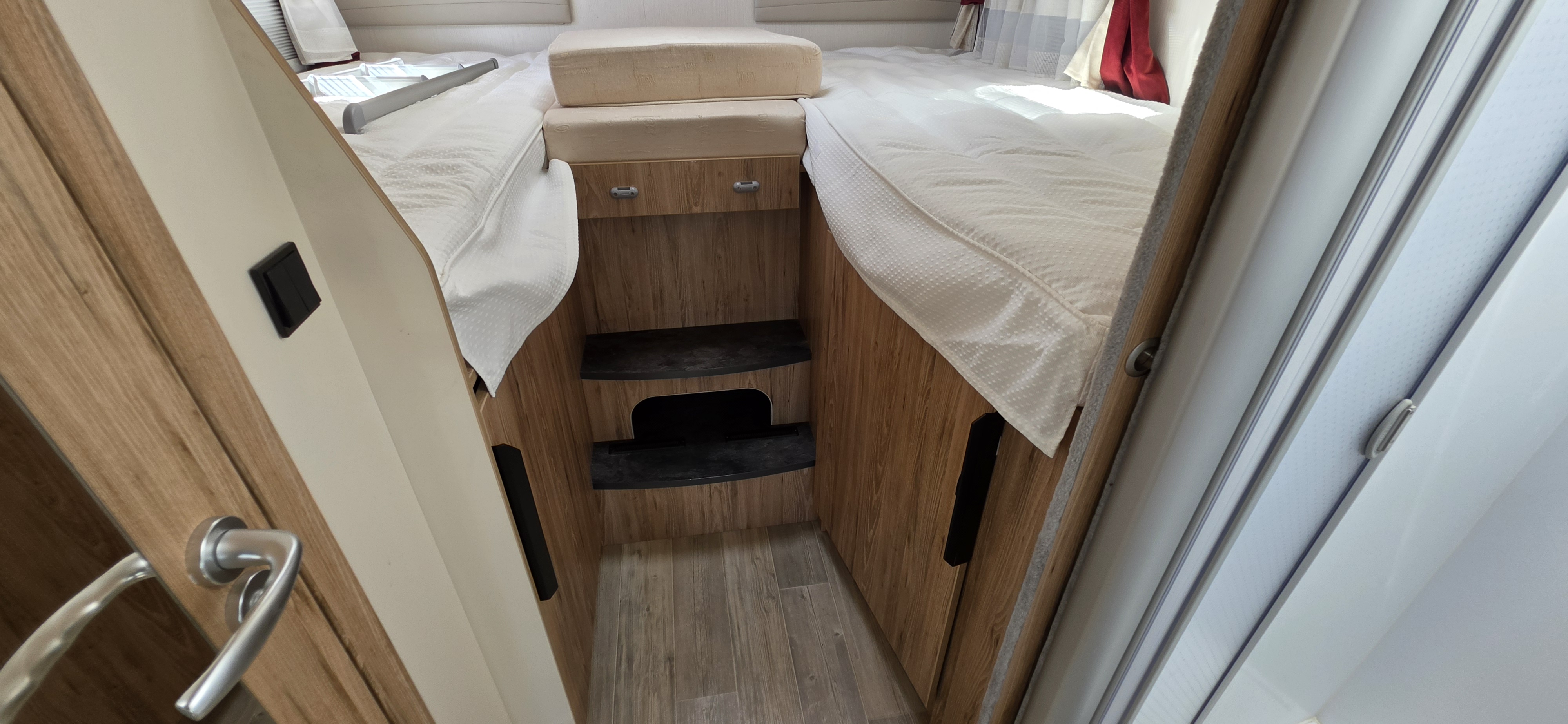  - 16 - BAVARIA ALLURE 741 FGJ 