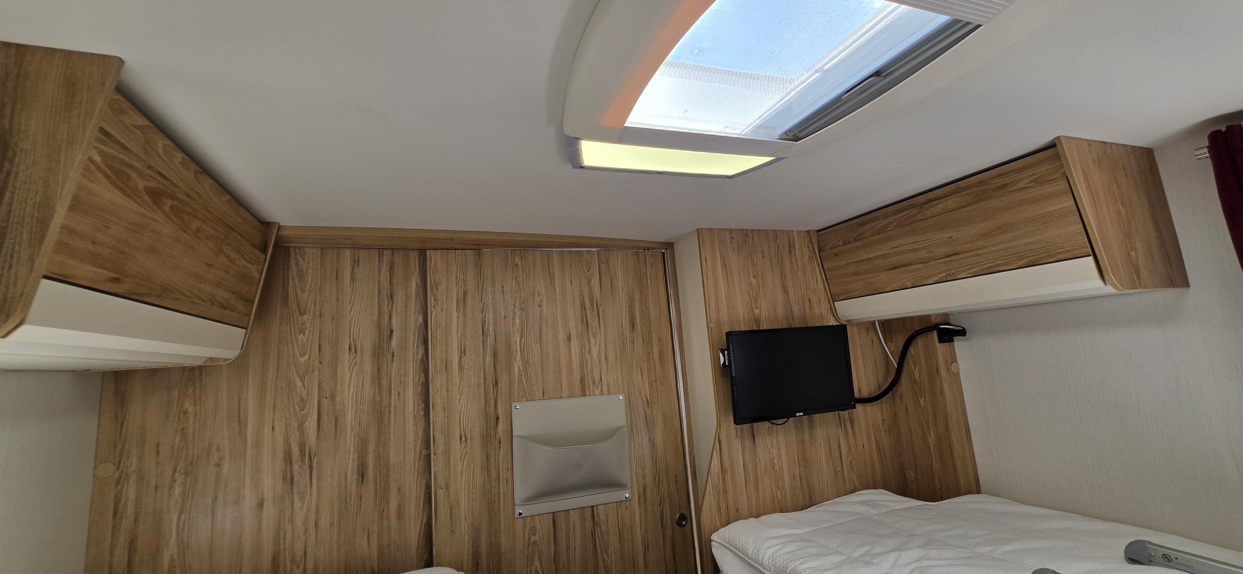  - 18 - BAVARIA ALLURE 741 FGJ 