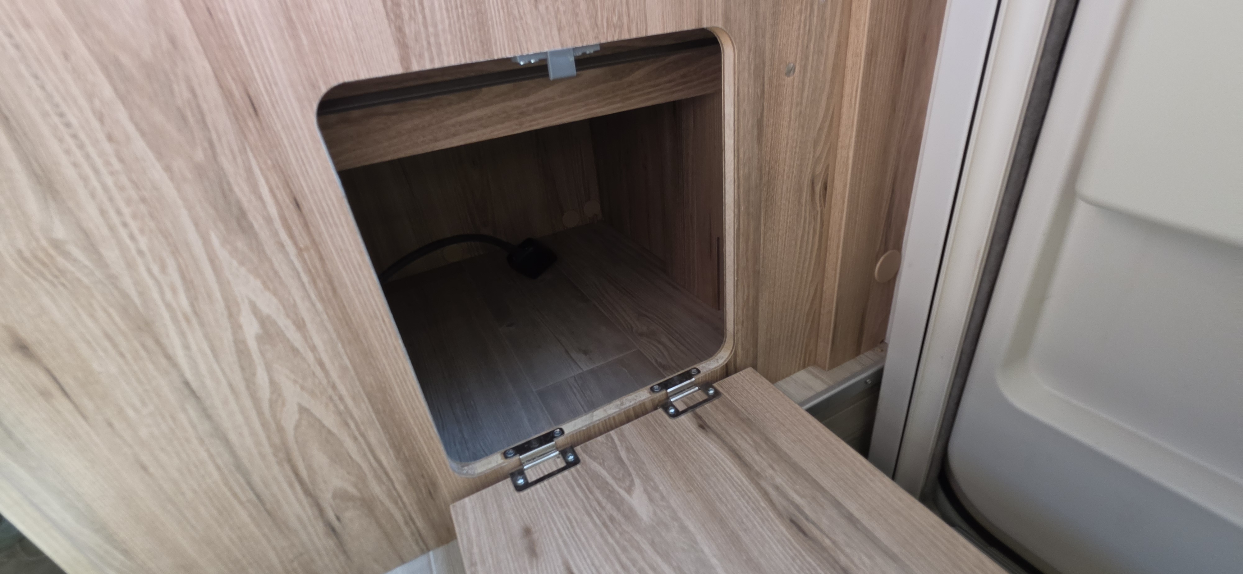  - 26 - BAVARIA ALLURE 741 FGJ 