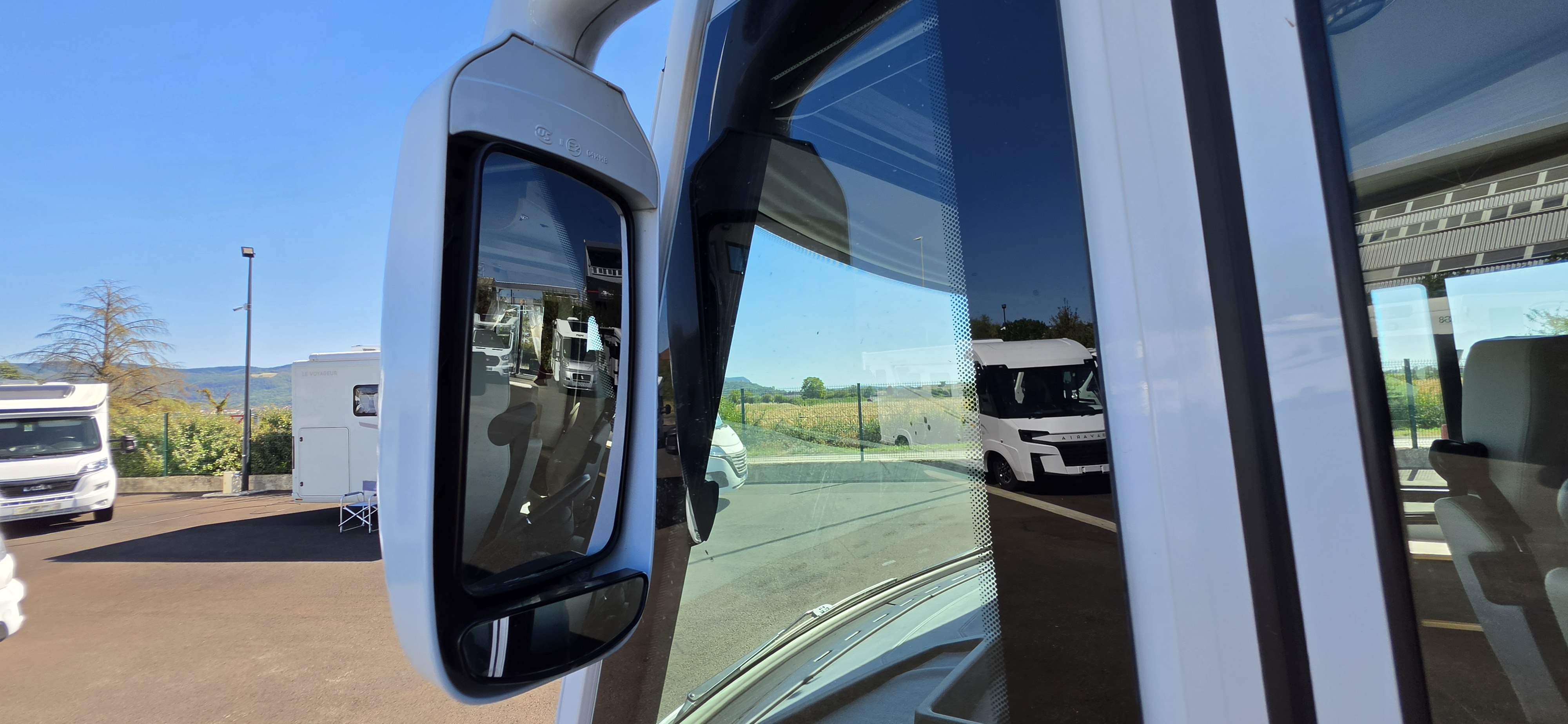  - 39 - BAVARIA ALLURE 741 FGJ 