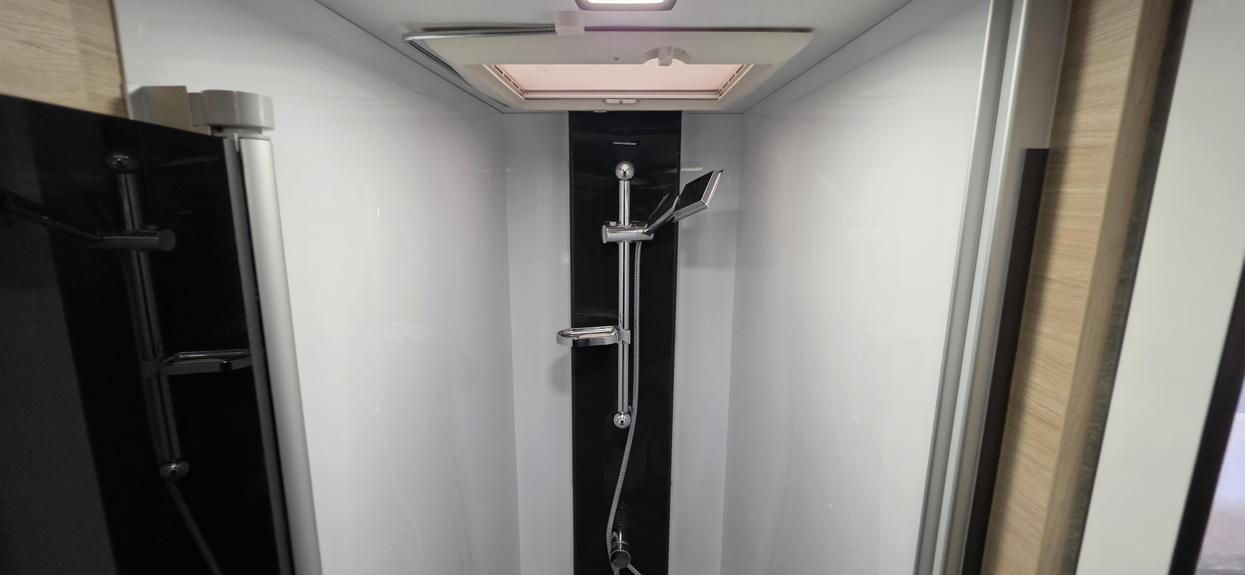  - 23 - CHAUSSON 650 FIRST LINE 
