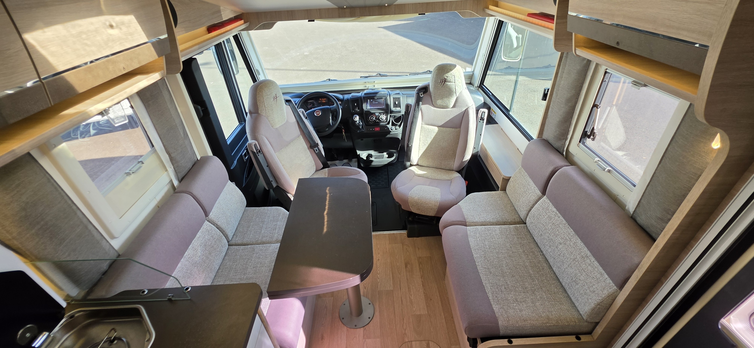  - 10 - RAPIDO 856F 
