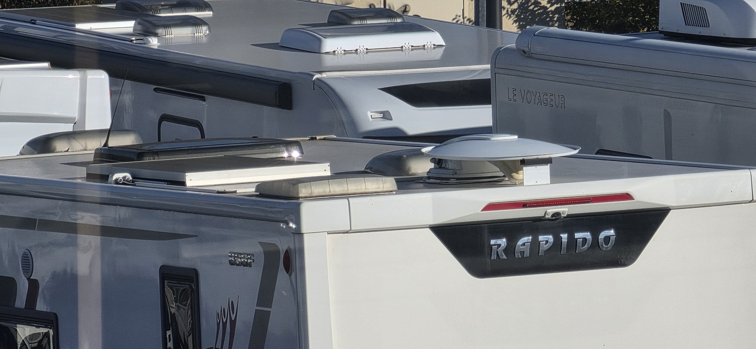  - 23 - RAPIDO 856F 