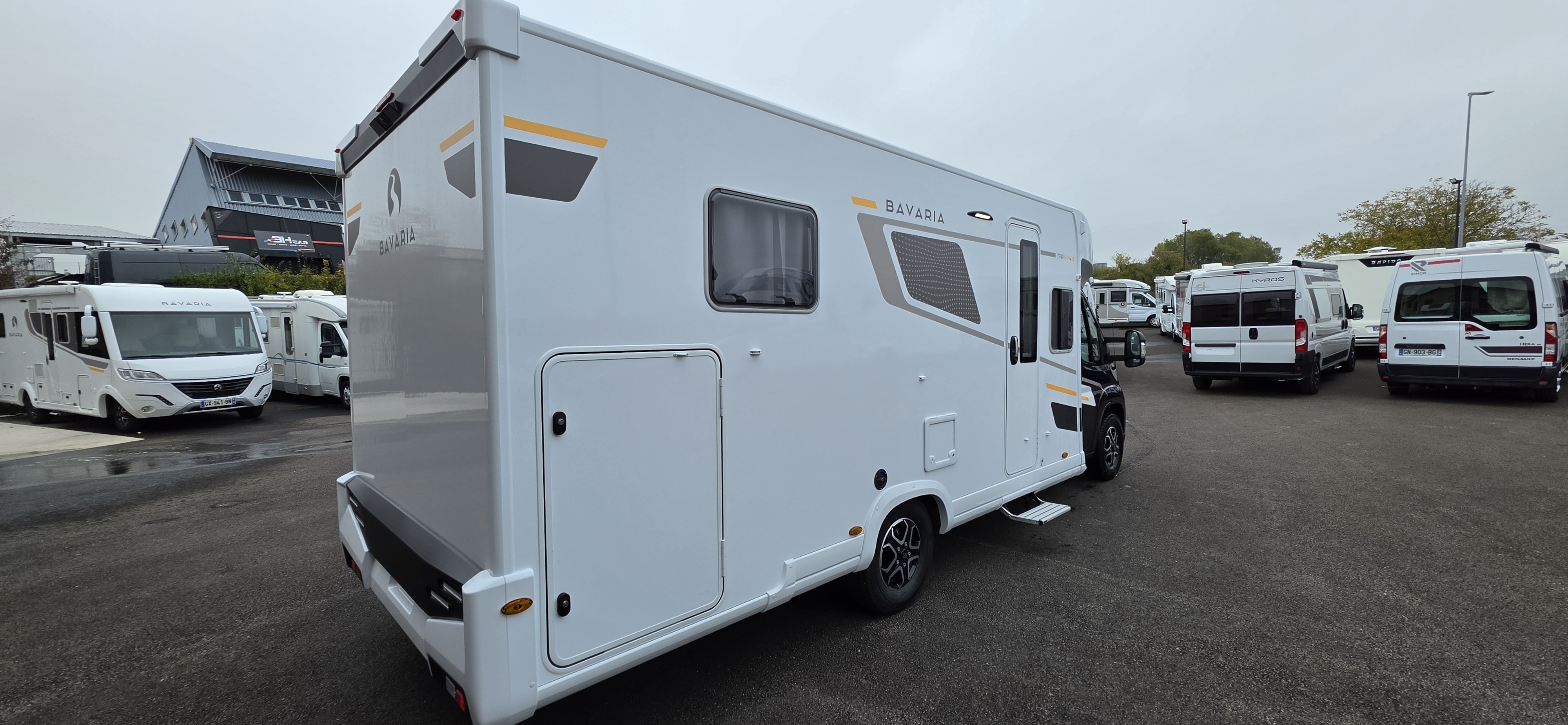  - 1 - BAVARIA T 740 FC NOMADE 