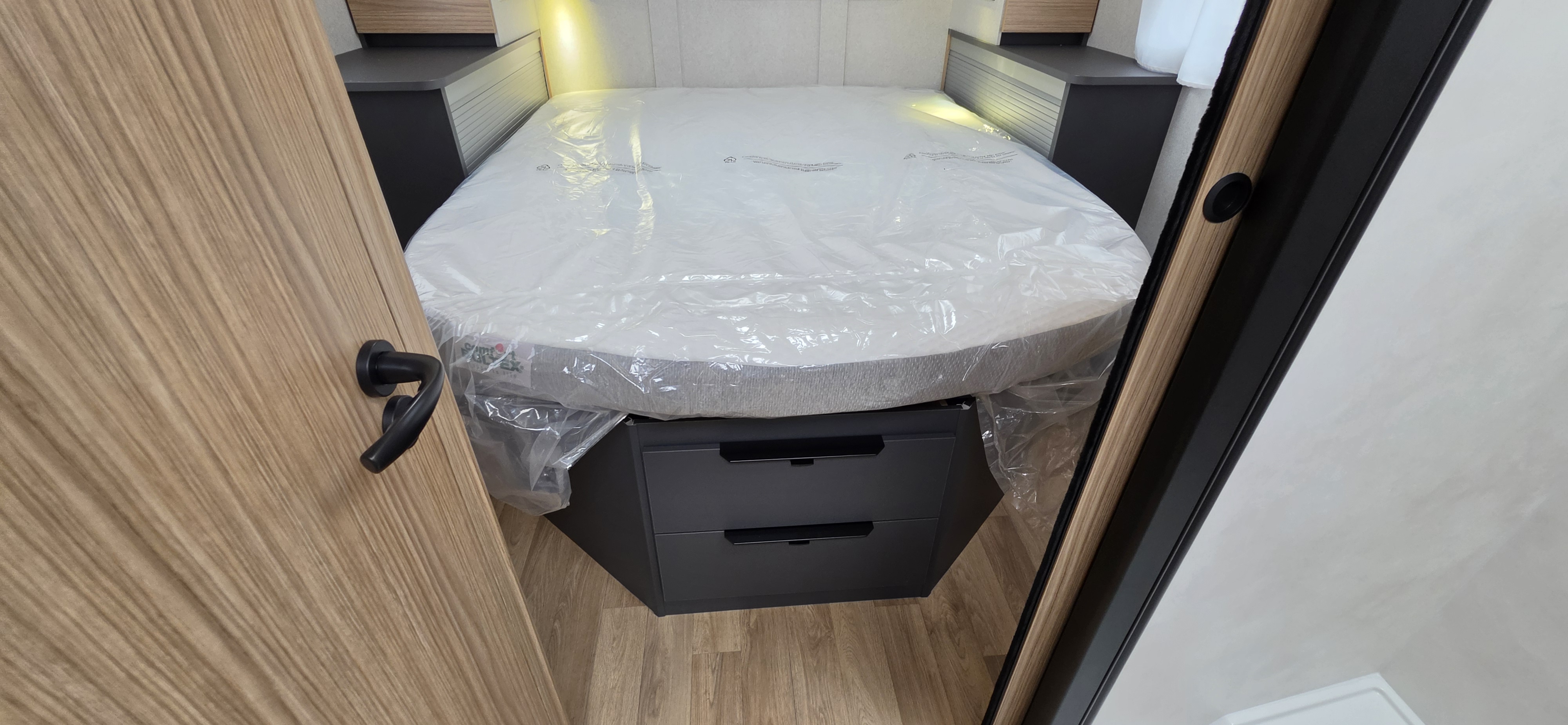  - 19 - BAVARIA T 740 FC NOMADE 