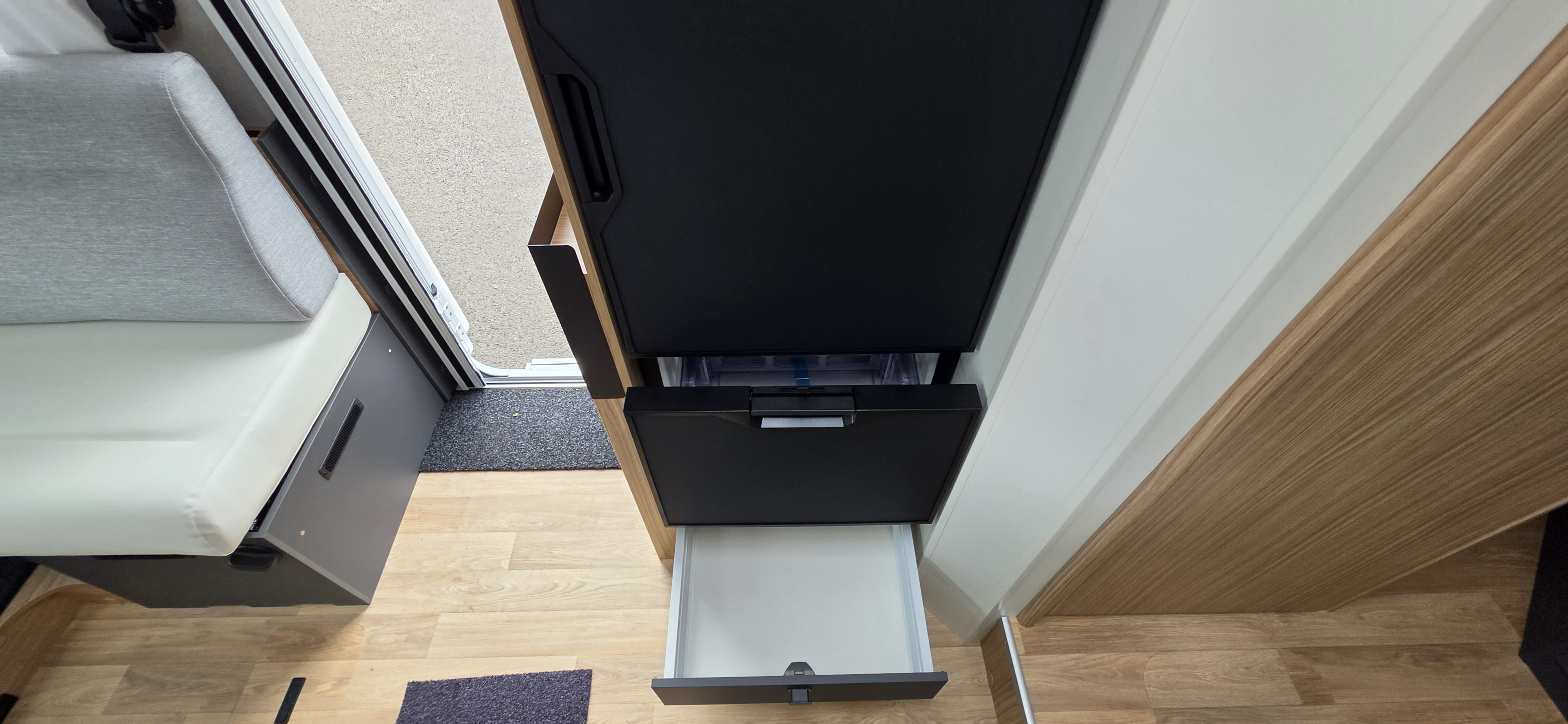  - 27 - BAVARIA T 740 FC NOMADE 