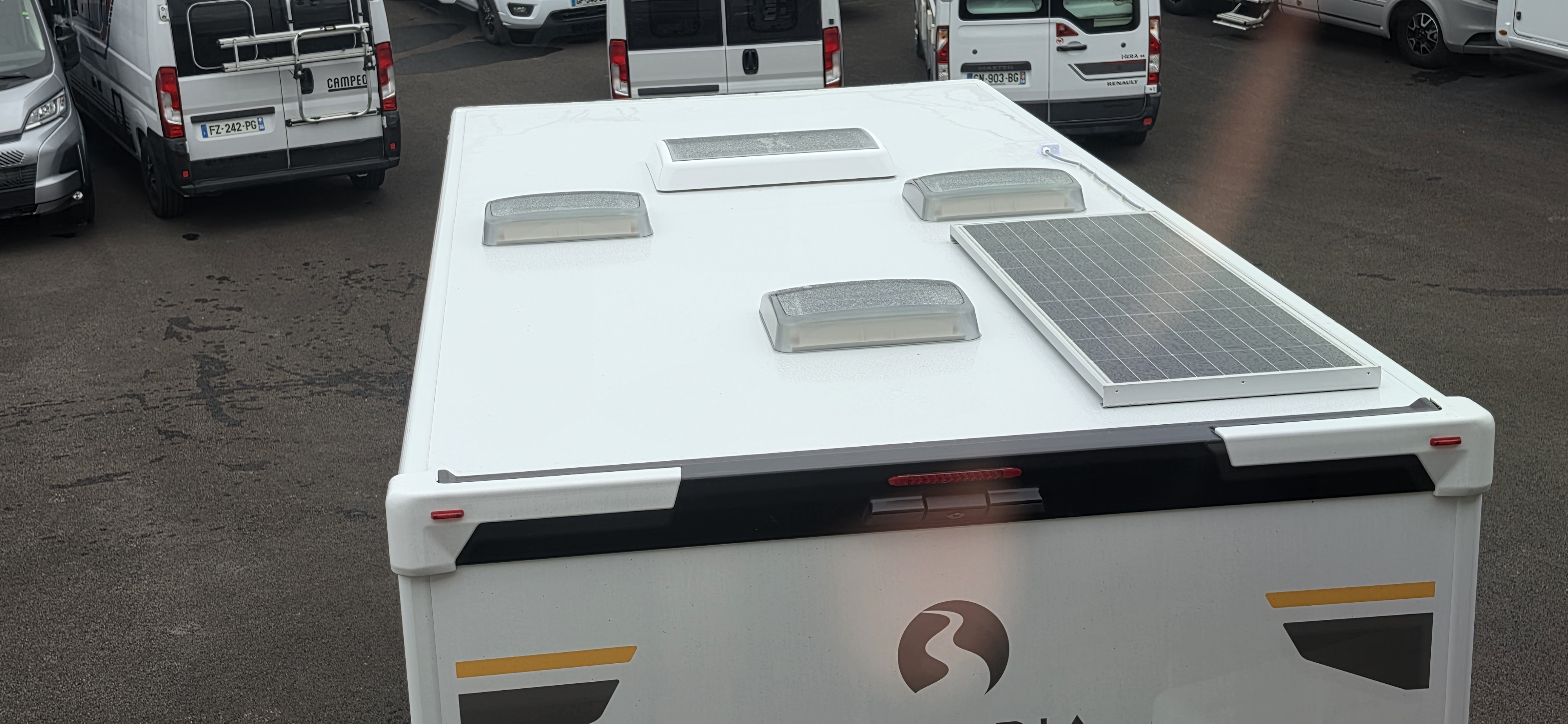  - 31 - BAVARIA T 740 FC NOMADE 